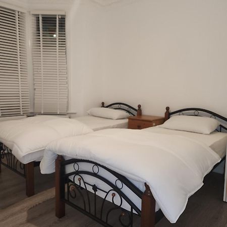 Stayeasy En-Suite London Room photo